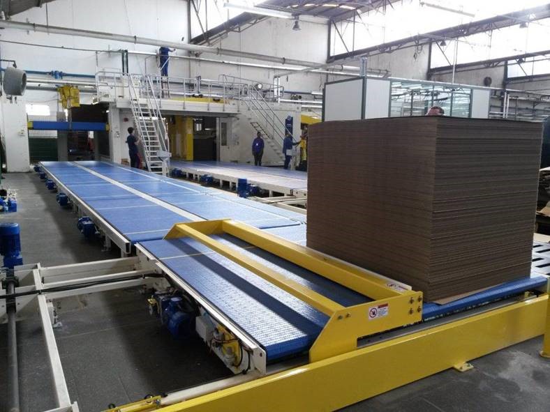 WSA Automatic Discharge Corrugator Take-off Conveyor with Pallet Sweep